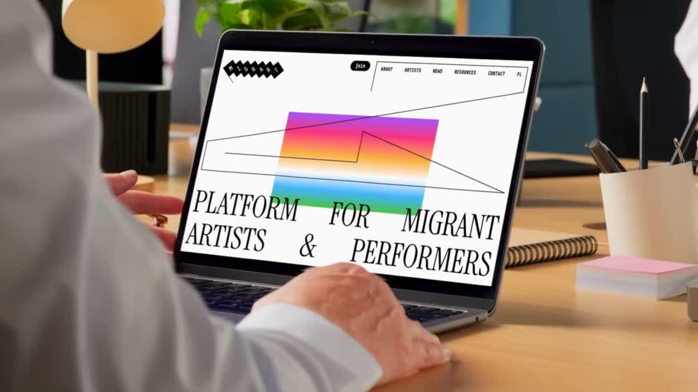 MigrArt - wdrożona strona w widoku komputerowym